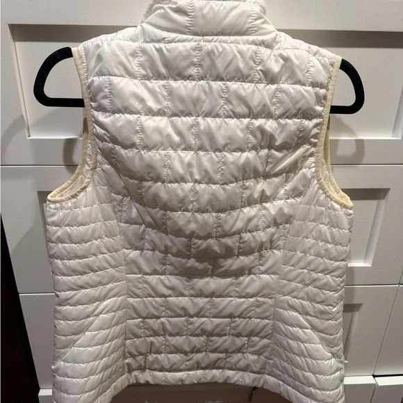 Patagonia White Quilted Vest - Picture 5 of 6